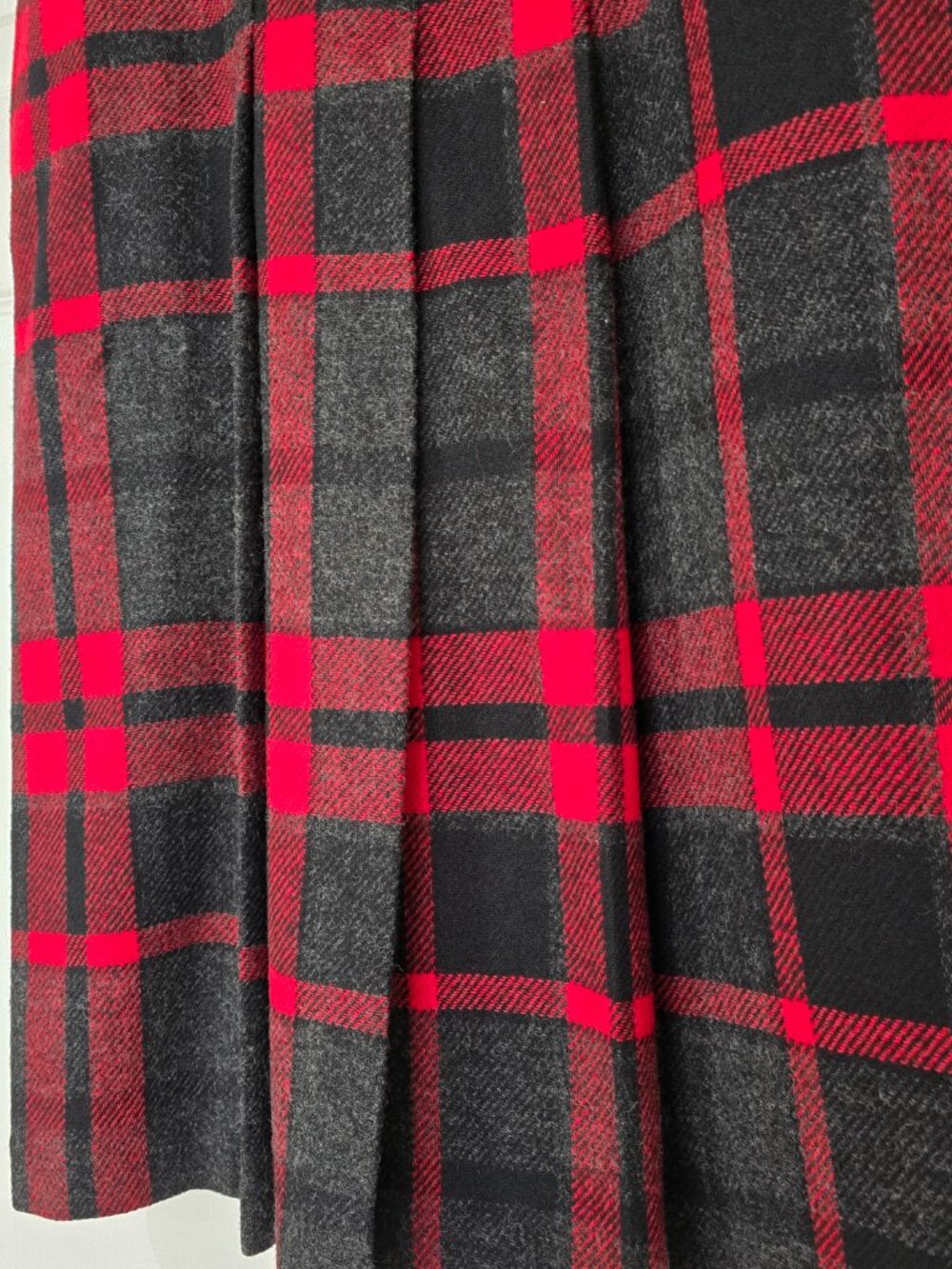 Vtg. Personal Women's 100% Wool Plaid Skirt Pleats‎ Lined Red Black Preppy Sz 12 - Picture 3 of 8